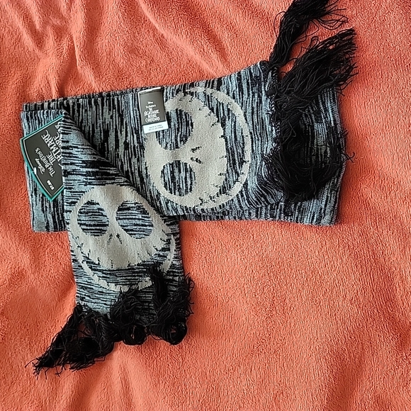 DISNEY Tim Burton'sTHE NIGHTMARE BEFORE CHRISTMAS Jack Skellington scarf - Picture 10 of 10